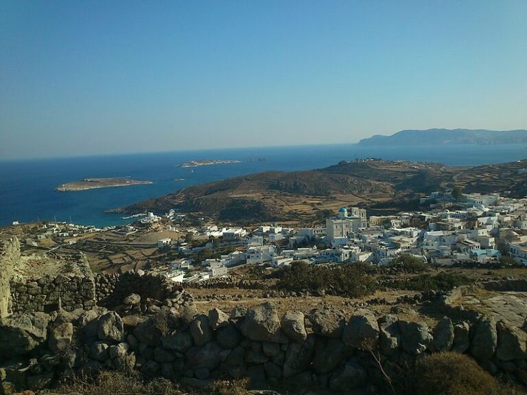 View of Kimolos port - Wikipedia.