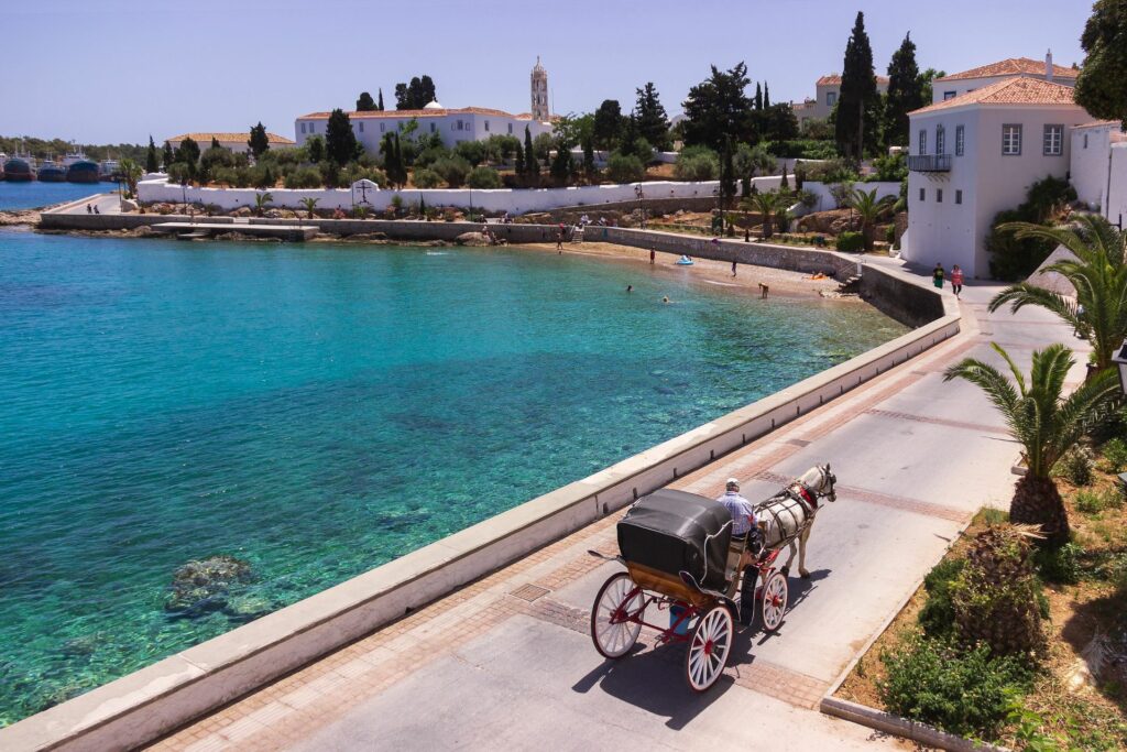 Spetses-carriage-horse-saronic-greek-islands-min.