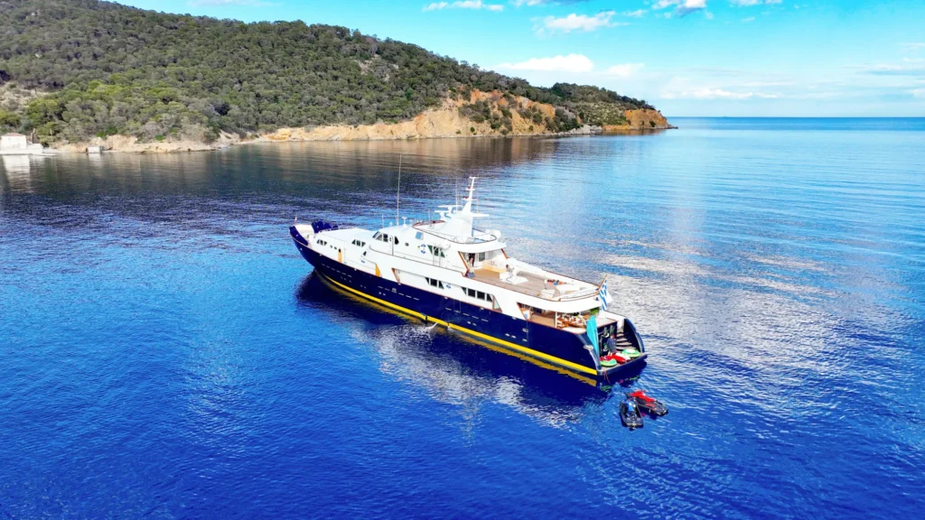 Motor Yacht SOMETHING COOL Main