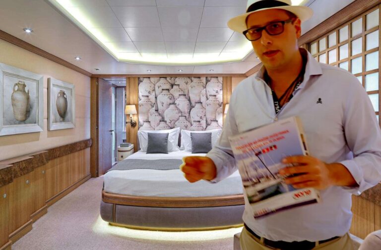 Thumbnail Cabin Layouts on Greek Yacht Charters