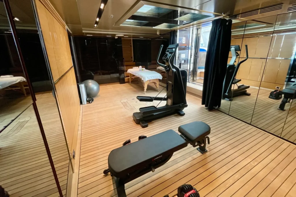 Superyacht OURANOS beach club gym