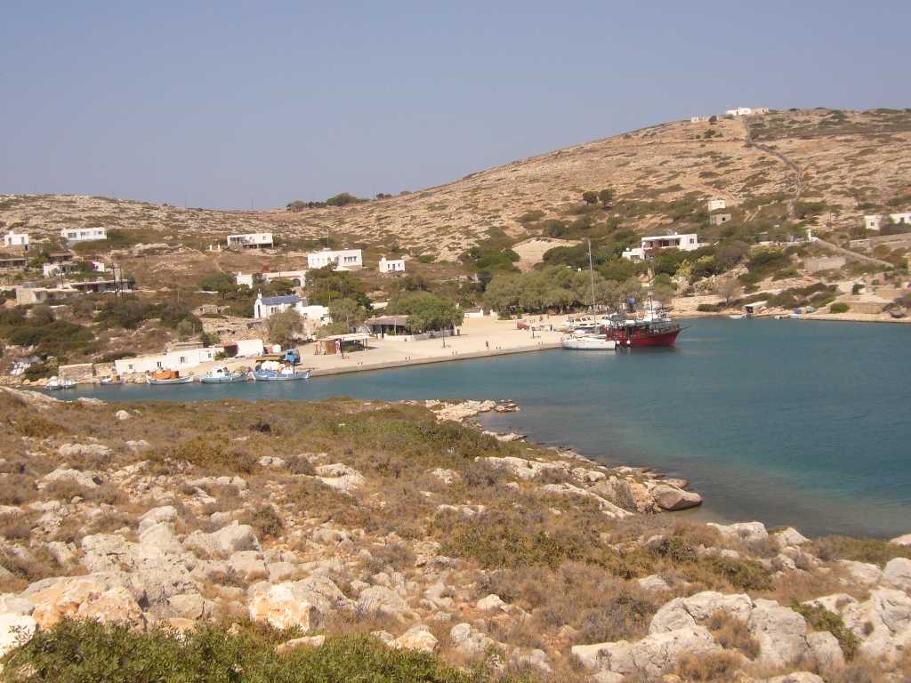 Arki island's small harbour, Dodecanese. Photo: KV 28, public domain