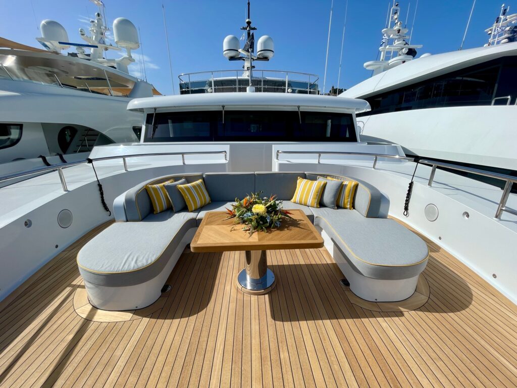 BOJI, the foredeck sofa looking aft to the bridge