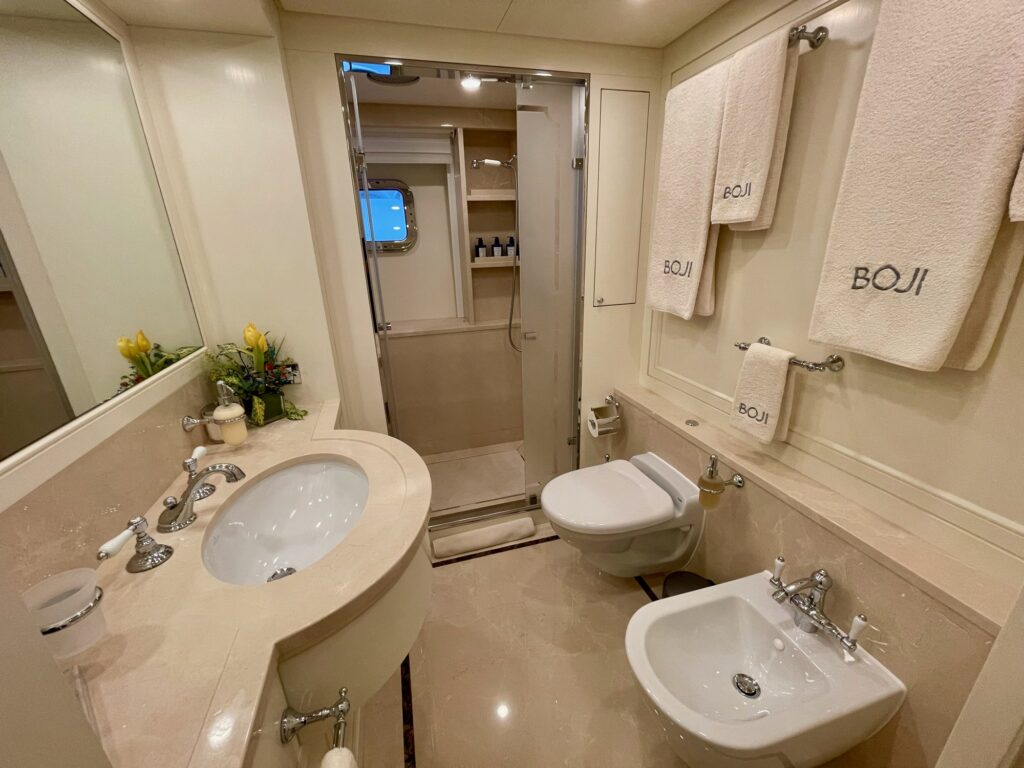 BOJI, a guest bathroom with the BOJI towels