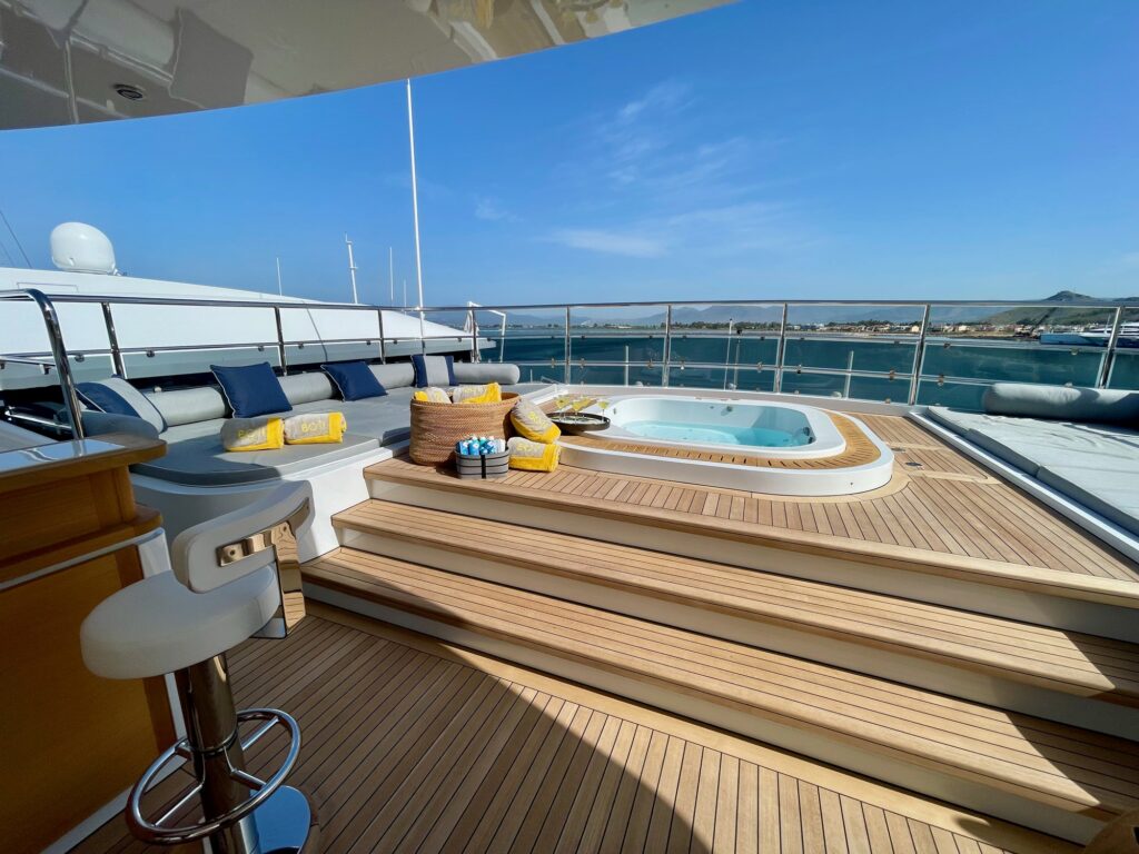 BOJI, the sundeck jacuzzi
