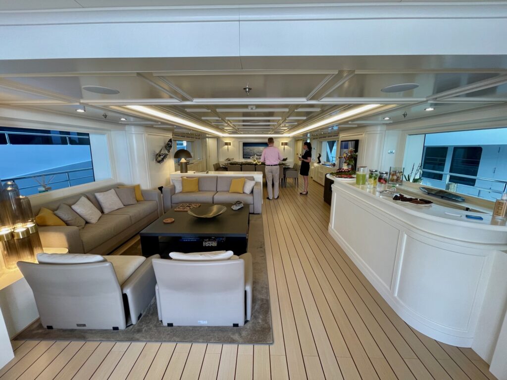 BOJI, the upper saloon looking forward to the bar