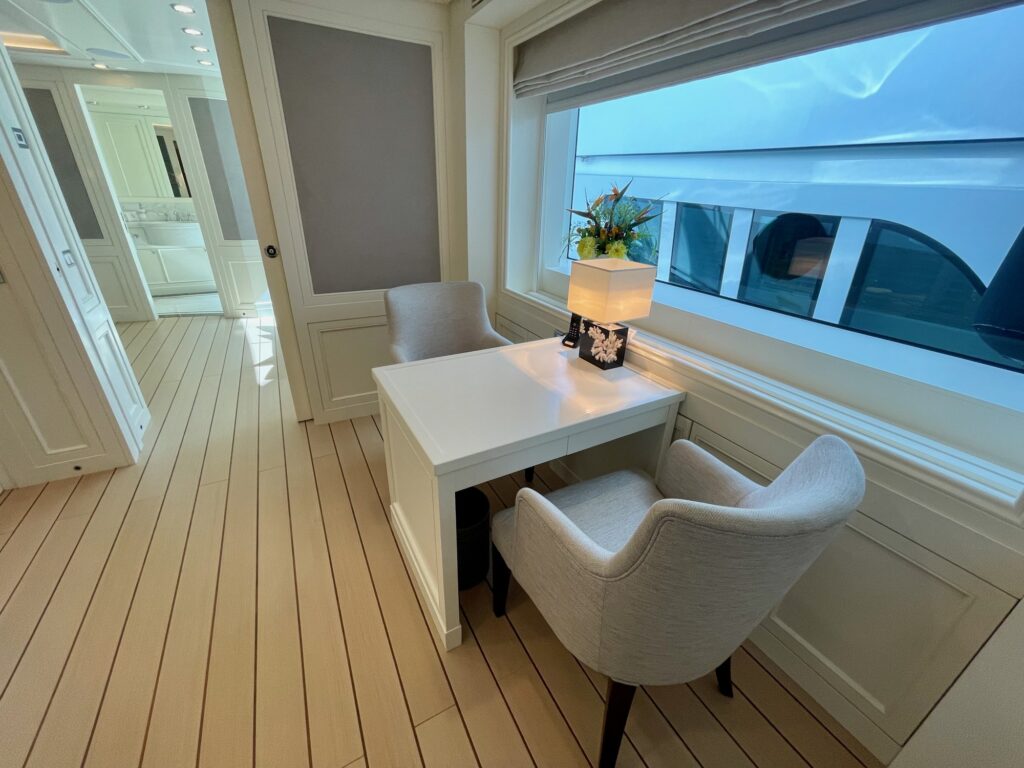 BOJI, the writing desk on the main deck