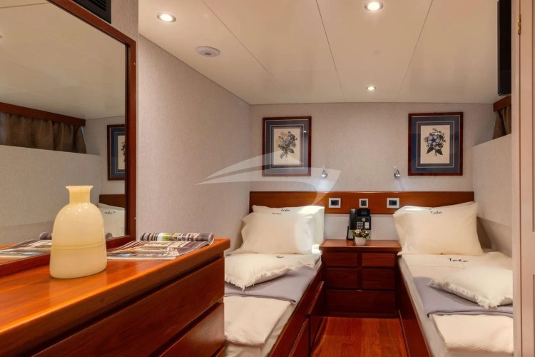 Twin Cabin
