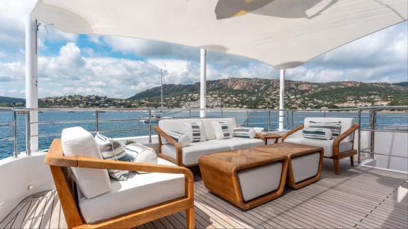 Image of OPTIMISM yacht #30