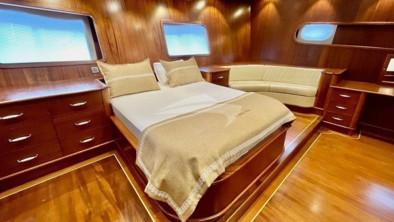 Image of QUESTA VITA yacht #9