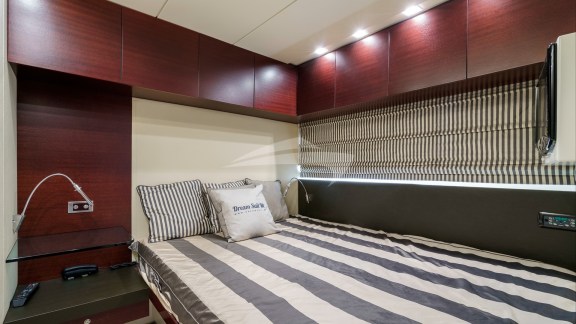 Guest cabin 1 double bed