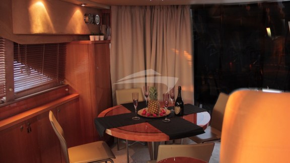 Magika Interior Settee