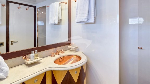 Double Cabin Bathroom