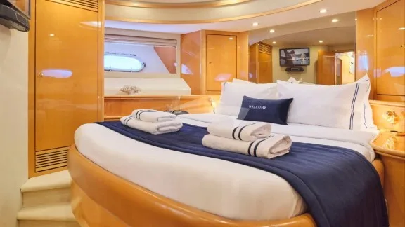 Image of LADY L yacht #23