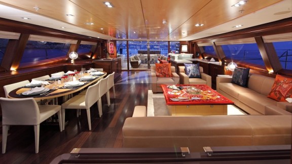 Main saloon with fine dining