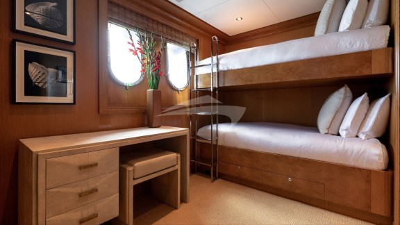 Image of TREEHOUSE yacht #7