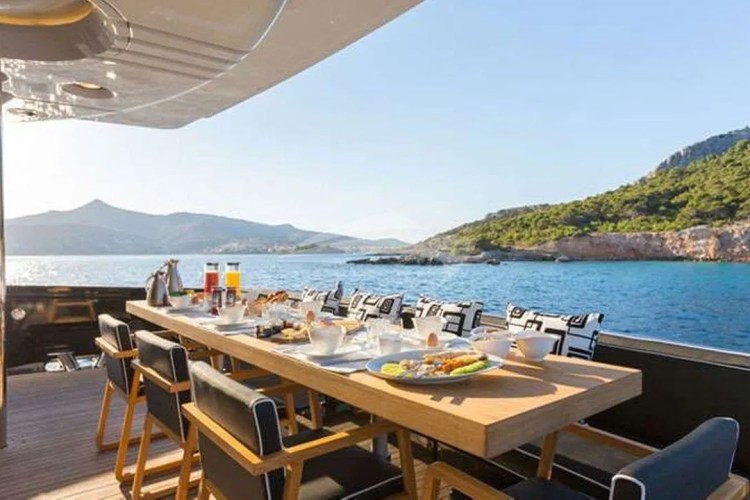 Deck Dining