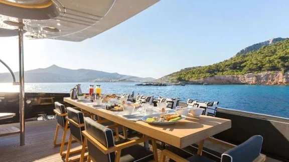 Deck Dining