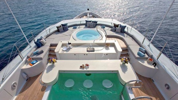 Deck Jacuzzi and Swimming Pool