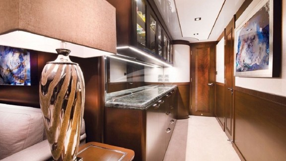 Sky Lounge corridor to day head