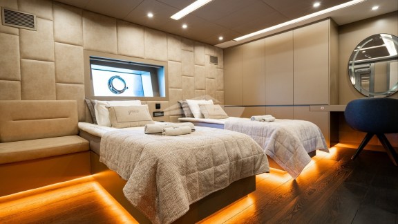 Image of NORTH WIND yacht #17