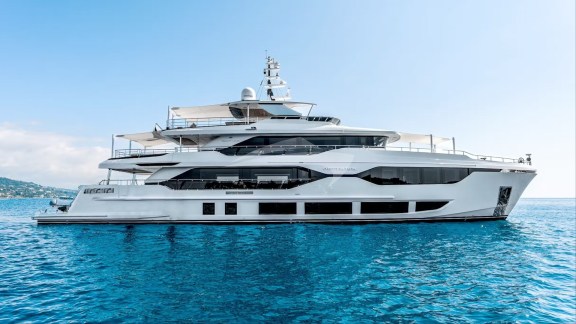 Image of OPTIMISM yacht #17