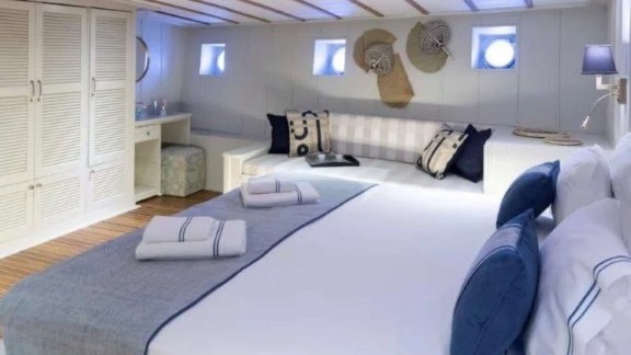 Image of CAUSTIC yacht #11