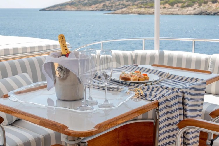 Aft Deck Seating