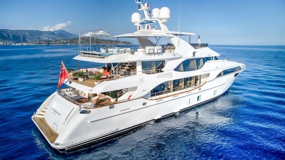 Image of NELA yacht #28