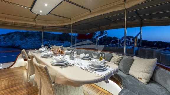 Deck Dining