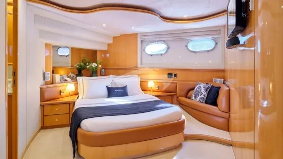 Image of LADY L yacht #21
