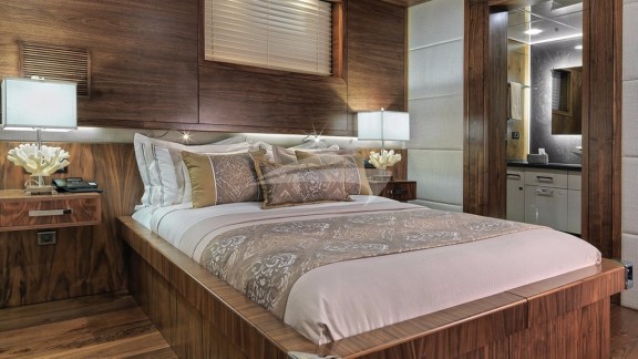 Image of QUEEN MARE yacht #21