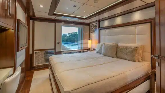 Upper Deck VIP Cabin