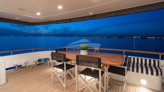 Deck Dining