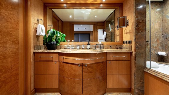 Image of TREEHOUSE yacht #4