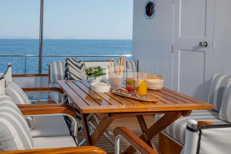 Aft Deck Seating