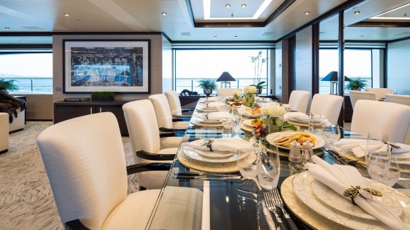 Motor Yacht TRIUMPH dining