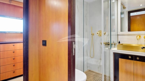 Twin Cabin Bathroom