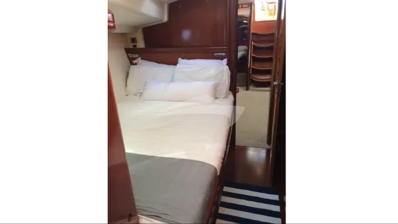 Forward double berth guest suite