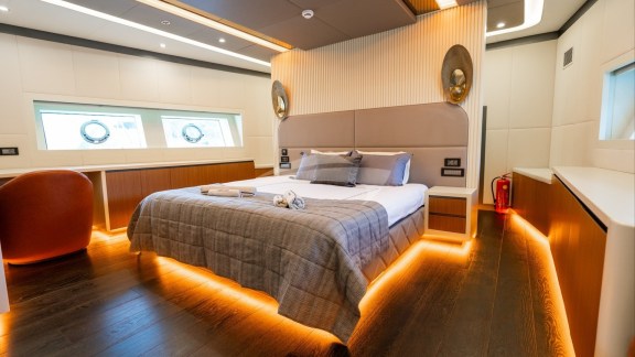 Image of NORTH WIND yacht #12