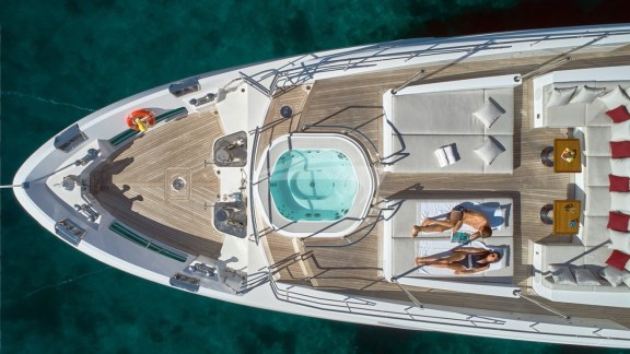 Foredeck Jacuzzi