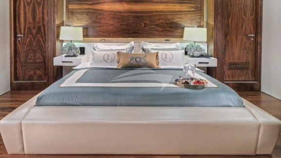 Image of QUEEN MARE yacht #17