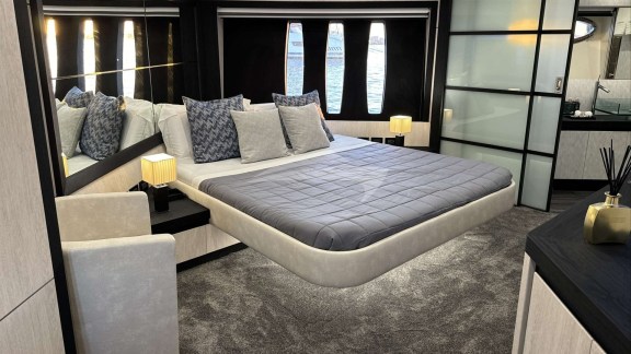 Image of THYKE III yacht #3