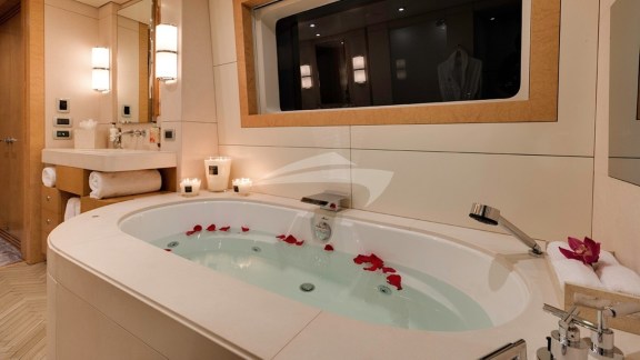 Image of MIZU yacht #12