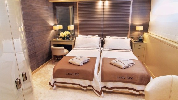 Image of LADY DEE yacht #10