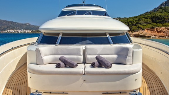 Motor Yacht Divine front deck