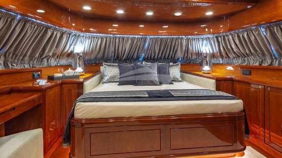 Motor Yacht Divine Guest Cabin
