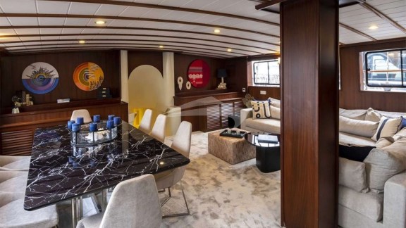 Image of CAUSTIC yacht #2