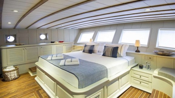 Image of CAUSTIC yacht #6