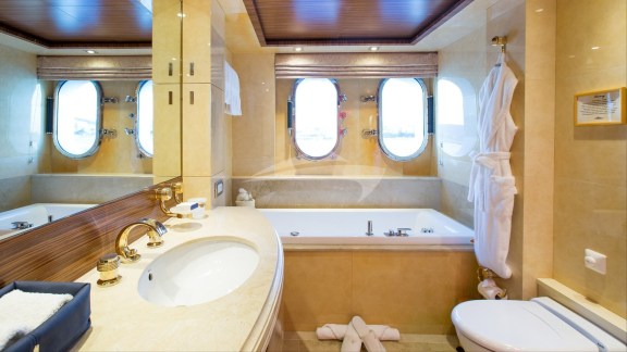 Double Cabin Bathroom